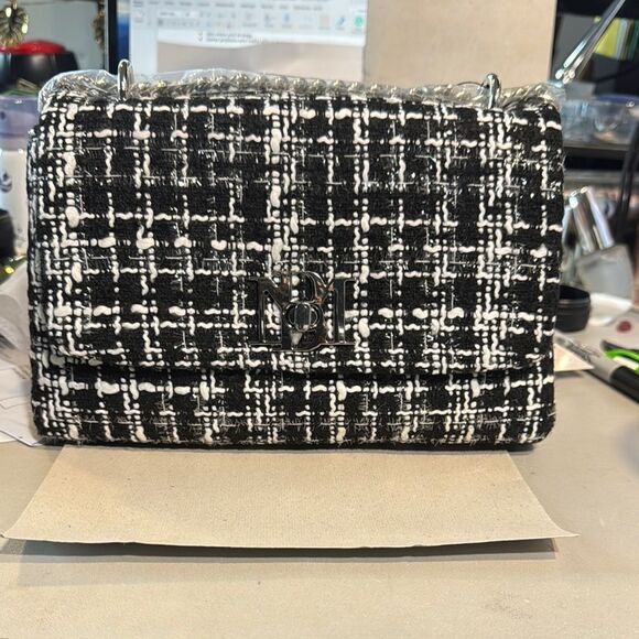 Badgley Mischka Handbags - Badgley MISCHKA Stylish Black and White Tweed Crossbody Bag